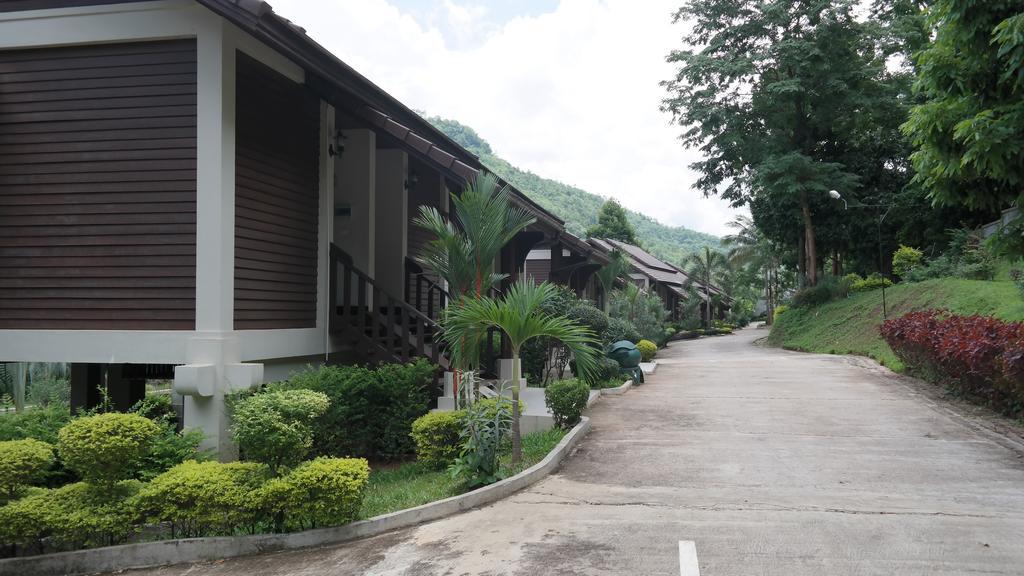 八乡高尔夫度假村 巴色 外观 照片